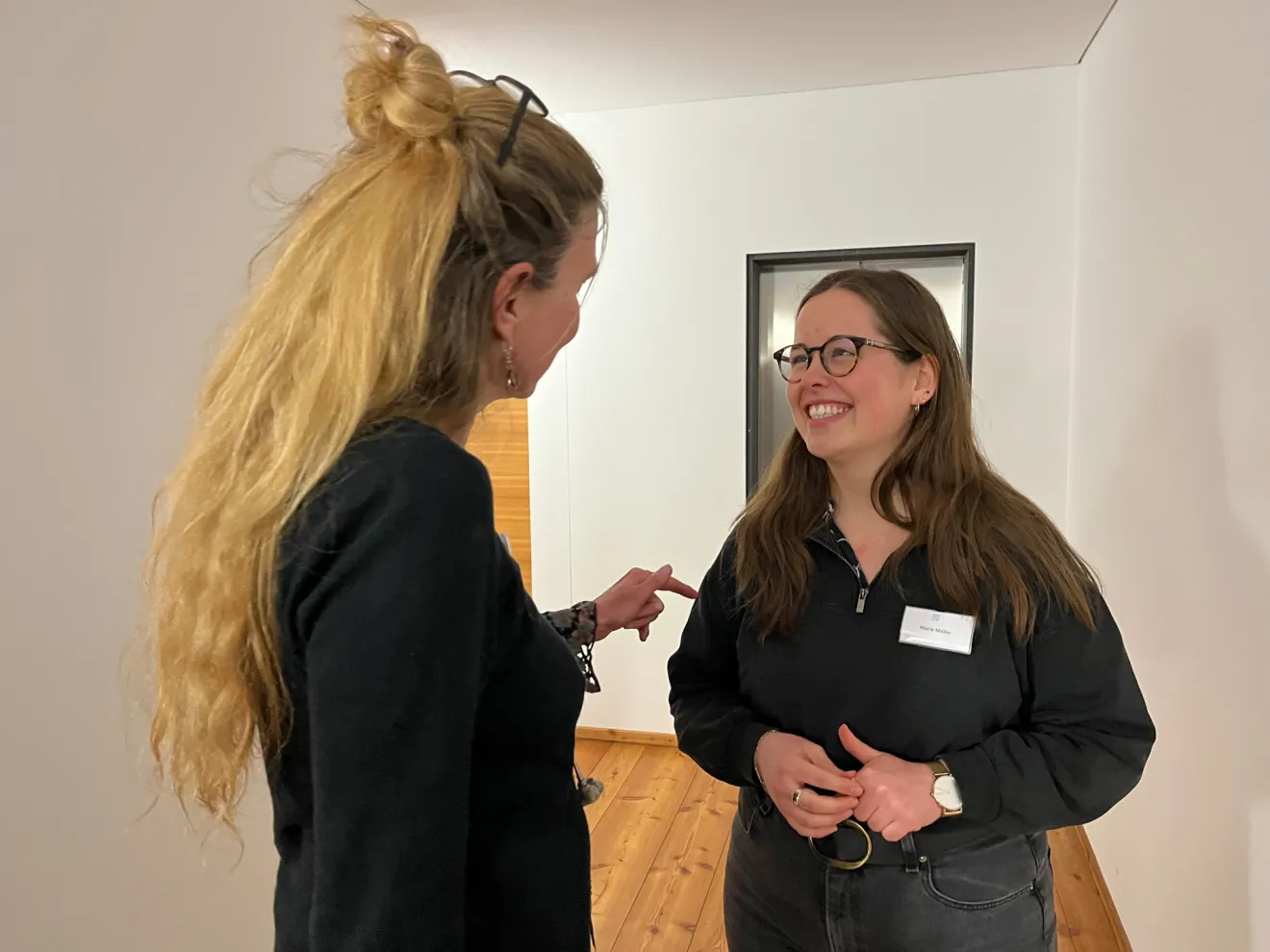 Auftakt zum Mentoringprogramm 2023 mit Simone Schneppensiefen und Marie Müller. Foto: Isolde Fugunt 